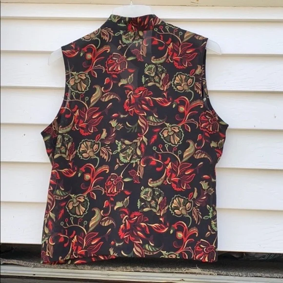 Floral Sleeveless Top - Black and Red - Picture 3 of 6